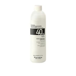 Oxigenada 40 V Fanola 300 mL Fanola Precio: 3.9204. SKU: B1JZNBR96Q