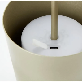 Brilliant KAAMI Lámpara de Mesa Exterior Recargable LED 2W 310lm 3000K DIM USB 3-Step DIM IP54 - Oro Mate