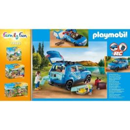 PLAYMOBIL 71423 Familia con coche y caravana - Contiene 3 personajes, muebles y muchos accesorios.