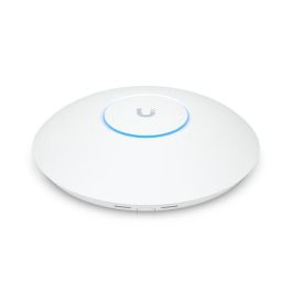 Ubiquiti WiFi 7 AP, 6 GHz, 8 spatial streams, 2.5 GbE RJ45 port, PoE+, 44-57V DC, polycarbonate, aluminum, white
