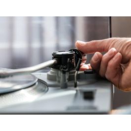 Lenco L-3810 - Tocadiscos de accionamiento directo con puerto USB y preamplificador incorporado, color gris mate