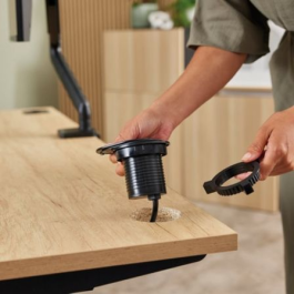 Fellowes 100137177 Toma Enchufe Empotrable 1 Toma Corriente 1 USB-C 1 USB Negro