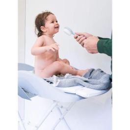 Beaba Reposapiés Camélé'O Light Mist para Bañera o Cambiador Bebé – Plegable y Extraíble para Aliviar la Espalda de los Padres