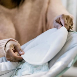 Ingenuity Bouncer 3in1 Keep Cozy - Weaver, Vibraciones Calmantes, 2 Posiciones Reclinado, Hasta 18 Kilos