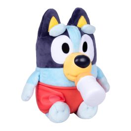 Moose 18967 Peluche Bluey Abrazos y Cuidado Baby Bluey 28cm con Pañal Biberón Chupete y 10 Sonidos para Niños +3 Años