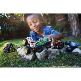 Hot Wheels - Conjunto de 2 vehículos de doble demolición Monster Truck - Autos pequeños - 3 años y +