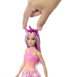 Muñeca barbie unicornio. cada muñeca lleva un look de colores brillantes. - modelos surtidos