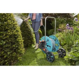 Gardena Enrollador de manguera Aquaroll M con manguera de 25m y Ø15mm, función Kick & Stand, mango ergonómico plegable, conector antigoteo, resistente a heladas