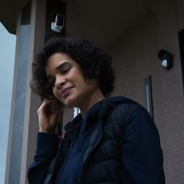 Yale Detector de movimiento AUC1745478018637 para exteriores para alarmas inteligentes