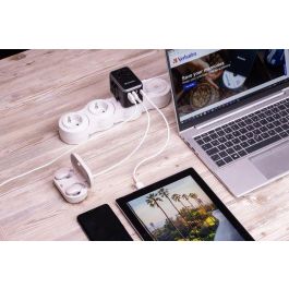 Verbatim UTA-04 Adaptador de Viaje Universal 61W PD QC 3.0, 5 Puertos USB (2xUSB-C, 3xUSB-A), Carga 6-en-1 para 180+ Países