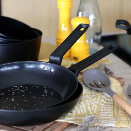 Menastyl Juego de 2 Sartenes 6020297 Aluminio 24 y 28 cm Todo tipo de fuegos Incluida Inducción