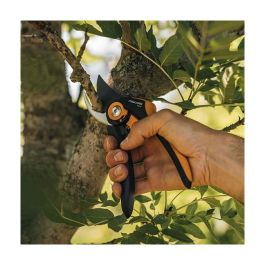 Fiskars P541 Tijera de podar Bypass Plus SmartFit para jardín, aluminio y acero, 201 mm, corte hasta 24 mm