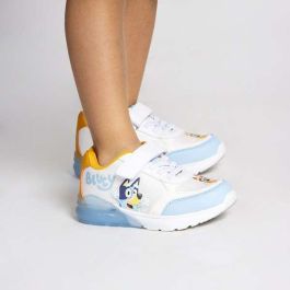 Cerdá T030 Calzado Deportivo Bluey con Luces y Suela TPR Antideslizante para Niños Blanca Talla 30, ideal a partir de 3 años