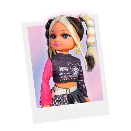 Famosa Naca8000 Muñeca Nancy Fashion Kuromi Hello Kitty, pelo rosa, outfit urbano, mochila y auriculares, para +3 años