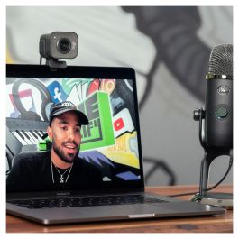 Logitech StreamCam Cámara Web Negra, Full HD 1080p, 60 fps, Micrófono Integrado, Autoenfoque, USB