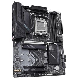 GIGABYTE X870 GAMING WIFI6 9MX87GW-00-10 Placa Base AMD Ryzen 9000 DDR5 8000MHz PCIe 5.0 M.2 Wi-Fi 6 2.5GbE LAN USB 3.2