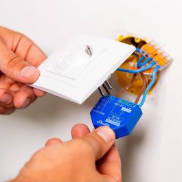 Shelly Módulo switch Wi-Fi BT Plus 1