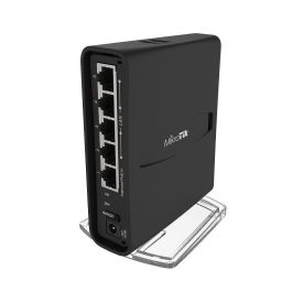 MikroTik IPQ-4018 (CPU), 128MB (RAM), 802.11 a/b/g/n/ac, 2.4 / 5 GHz, 5 x LAN, 1 x USB