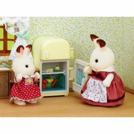 Sylvanian Families 5014 Madre Conejo Chocolate y Refrigerador, Set de Figura con Accesorios de Comida: Vegetales, Leche, Helado para Niños 3+ años