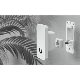 Ubiquiti AirMax NanoStation Loco, 93 x 40 x 36.5 mm, 82 g, IP55, RJ45, BLE 4.1, 48V DC
