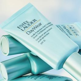 Estée Lauder Iln47217 DAYWEAR Crema de Día con Color SPF15. Hidratación 24 Horas. Protección Antioxidante. Tono Natural 30 ml