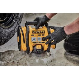 DeWALT DCC018N - Compresor de aire compacto sin cable 11 bar 2,5 kg para uso portátil y eficiente