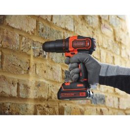 NEGRO Y DECKER - Taladro de percusión - Batería de iones de litio 2x18 V + 80 accesorios en estuche - Negro y naranja NEGRO Y DECKER - Taladro de percusión - Batería de iones de litio 2x18 V + 80 accesorios en estuche - Negro y naranja