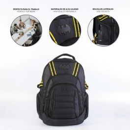 Cerdá Mochila Casual Técnica Batman Negra, 100% Poliéster, Perfecta para Uso Diario. Edad Mínima Recomendada: 16 Años