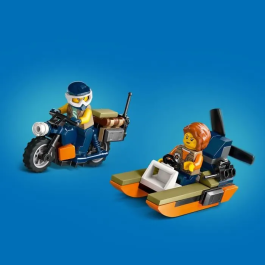 LEGO 60437 Helicóptero del Explorador de la Selva al Campamento Base, Juguete de Construcción para Niños y Niñas de 8 Años