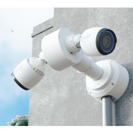 Ubiquiti Soporte Doble para Cámaras UniFi 1 1/2" NPS de Aleación de Aluminio y Policarbonato Blanco para Montaje en Superficie Plana y Conducto Roscado