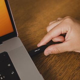 PNY Elite-X 128GB USB 3.2 Tipo C 200MB/s Unidad Flash Giratoria Negra