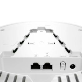 MikroTik cAP ax with Quad core MikroTik cAP ax with Quad core