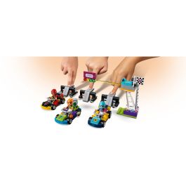 LEGO Friends 41352 Gran Carrera Set de Construcción, 648 Piezas, de 7 a 12 Años, Multicolor, Juego de Chica con 3 Figuras