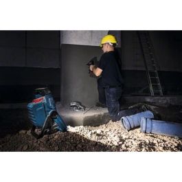 Bosch Professional GLI 18V-2200 C - Foco de trabajo profesional a batería para obra y taller (sin batería ni cargador) Bosch Professional GLI 18V-2200 C - Foco de trabajo profesional a batería para obra y taller (sin batería ni cargador)
