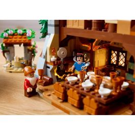 LEGO 43242 Disney La Cabaña de Blancanieves y los Siete Enanitos Set de Construcción