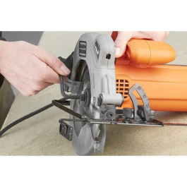 Black+Decker Sierra Circular CS1250L-QS 1250W Profundidad Corte 66mm Bisel 0-45° Velocidad 5300rpm Incluye Guía Láser Disco 190mm