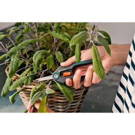 Gardena 12213-20 Tijera Gripcut con Corte Bypass y Sujeción Integrada para Hierbas y Chiles