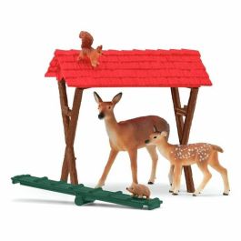 Schleich 42658 Cabaña para Animales del Bosque con Cierva, Cervatillo, Ardilla y Erizo, Juguete para Niños a partir de 3 Años