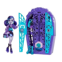 Muñeca monster high twyla con armario. incluye ropa y accesorios.