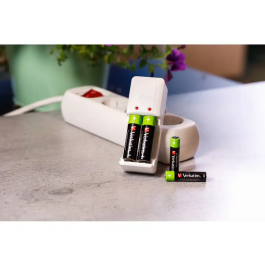 Verbatim Pilas Recargables Premium HR6 AA, 1.2V, 2500mAh, Pack de 4