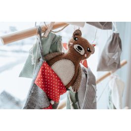 Hunter Juguete Perro Oso Fyn, Ecológico y Suave con Chirriador, Hecho de Materiales 100% Reciclados (Poliéster y Lana) 20 cm