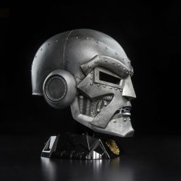 Hasbro Marvel Legends Casco Premium Doctor Muerte para Roleplay, Escala 1:1, Incluye Capucha y Base de Exhibición, Réplica de Cómic