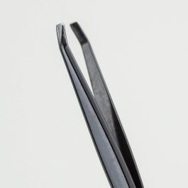 Tres Claveles Pinza de Depilar Cangrejo Negra 9 cm. Acero Carbono