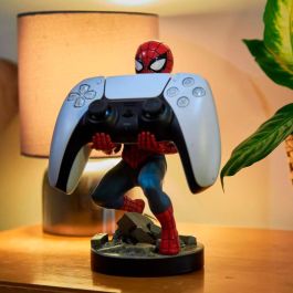 EXQUISITE GAMING Cable Guy soporte sujeción figura Spiderman Marvel 21cm para mandos y móviles