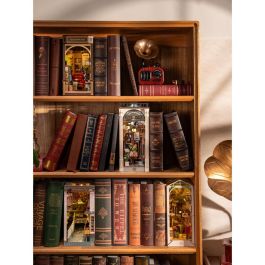 ROBOTIME Sujetalibros 3D Book Nook Maqueta 'Citas en la Sala de Juegos' con Luz LED - 148 Piezas