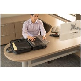 Kensington Contour 2.0 Business Maletín para Portátil 15.6 pulgadas Negro Ergonómico, con Bolsillo de Seguridad RFID y Cremallera Antipunzadas