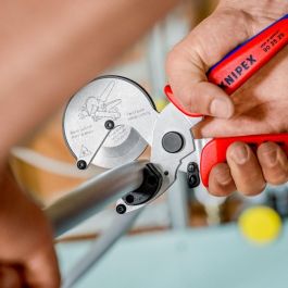 Knipex Tijeras para tubos, para Plástico y Aluminio, Negro/Azul/Rojo, corte hasta 2,6 cm, 210 mm