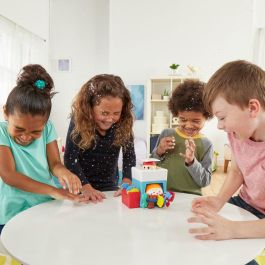 Hasbro Gaming E6553 Juego Fontanero Chapucero, juego de mesa de habilidad para niños +4 años, evita que el fontanero se moje al caer sus pantalones.