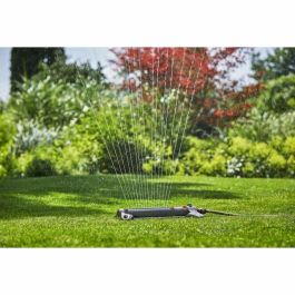 Gardena AquaZoom M Aspersor oscilante para jardín, área de riego 9-250 m², alcance 3-18 m, ancho 3-14 m, flujo ajustable.