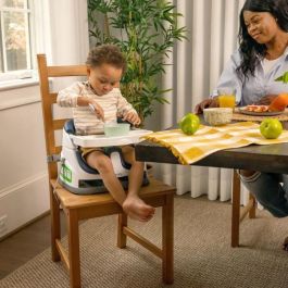INGENUITY Silla elevadora 2 en 1 con bandeja portaobjetos integrada, cielo nocturno, a partir de 6 meses INGENUITY Silla elevadora 2 en 1 con bandeja portaobjetos integrada, cielo nocturno, a partir de 6 meses